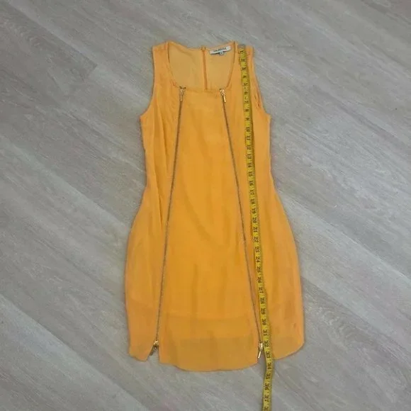 Maurie & Eve 100% Silk Women's Dress Size 8 Yellow Featured Zippers - Picture 2 of 8